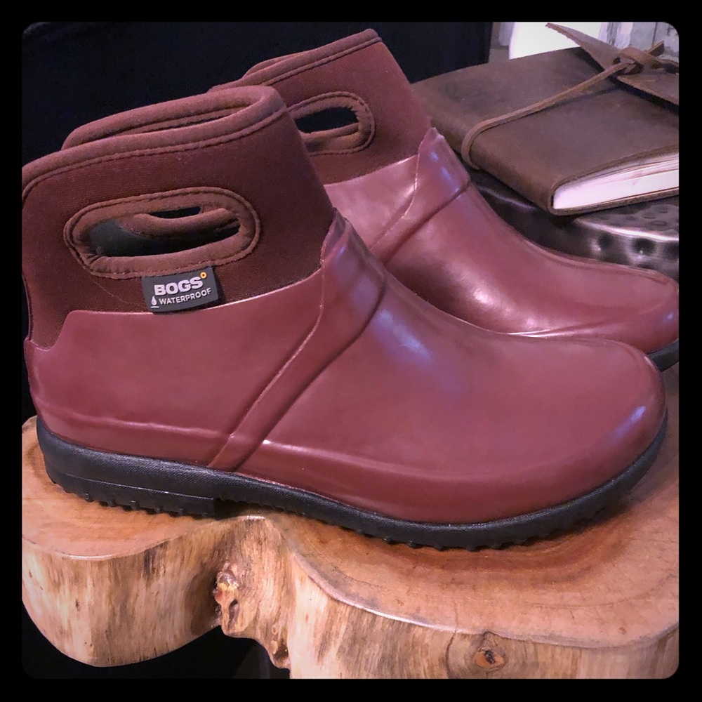 Bogs ankle rain boots! Size 7! NWT 🍁